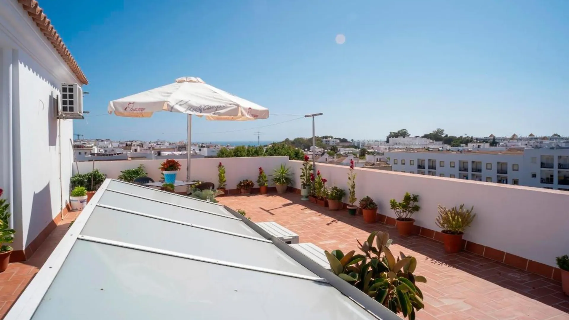 公寓 Habitacion Con Aire Y Terraza En El Centro 科尼尔-德拉弗龙特拉