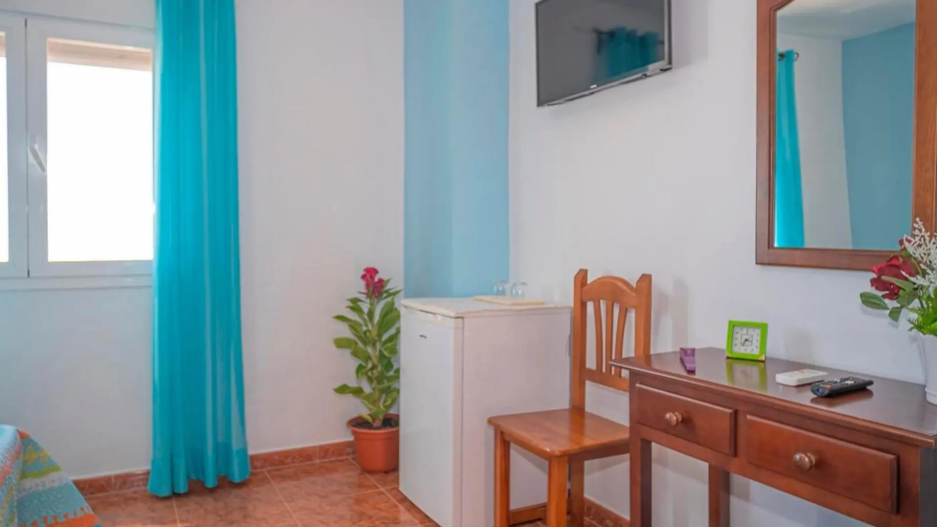 公寓 Habitacion Con Aire Y Terraza En El Centro 科尼尔-德拉弗龙特拉 西班牙