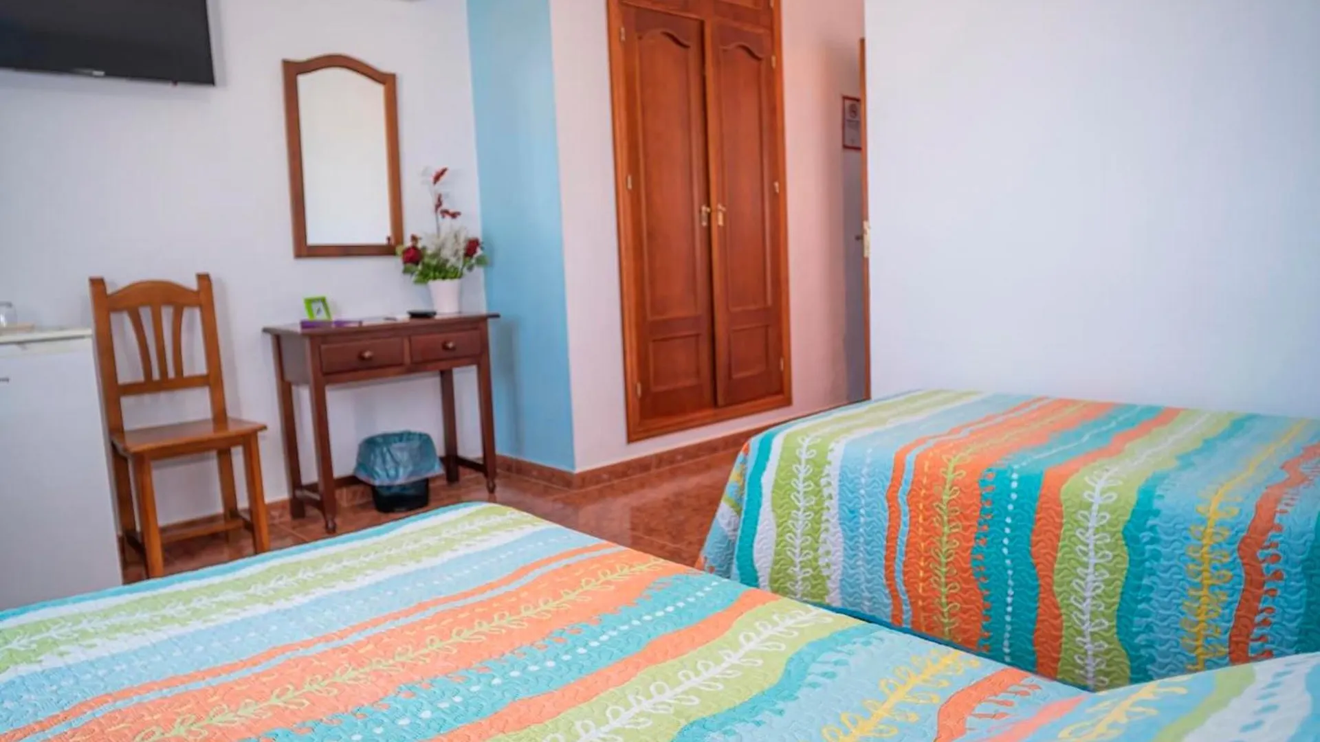 Habitacion Con Aire Y Terraza En El Centro 科尼尔-德拉弗龙特拉 0*,  西班牙