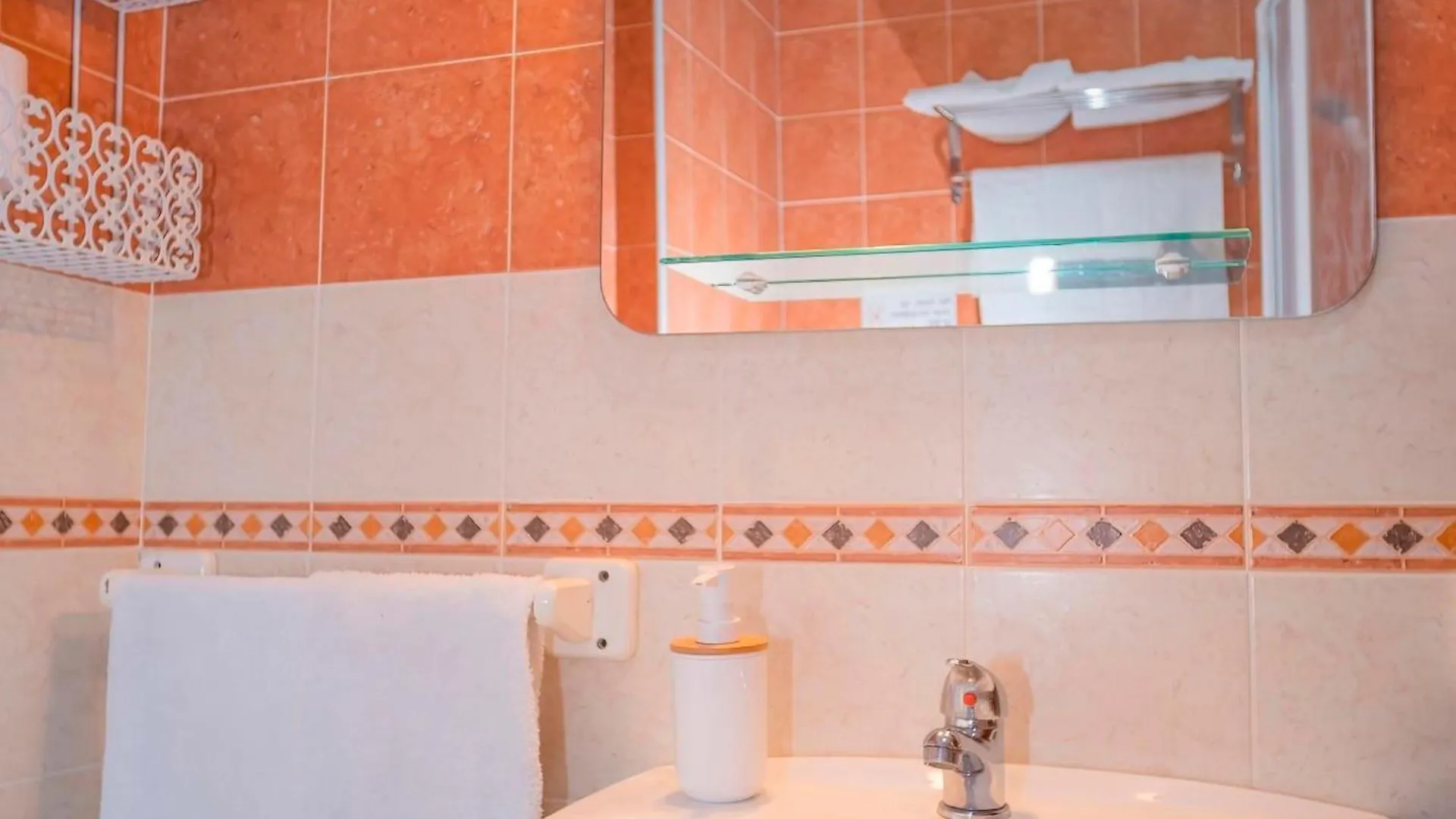 Apartamento Habitacion Con Aire Y Terraza En El Centro Conil De La Frontera